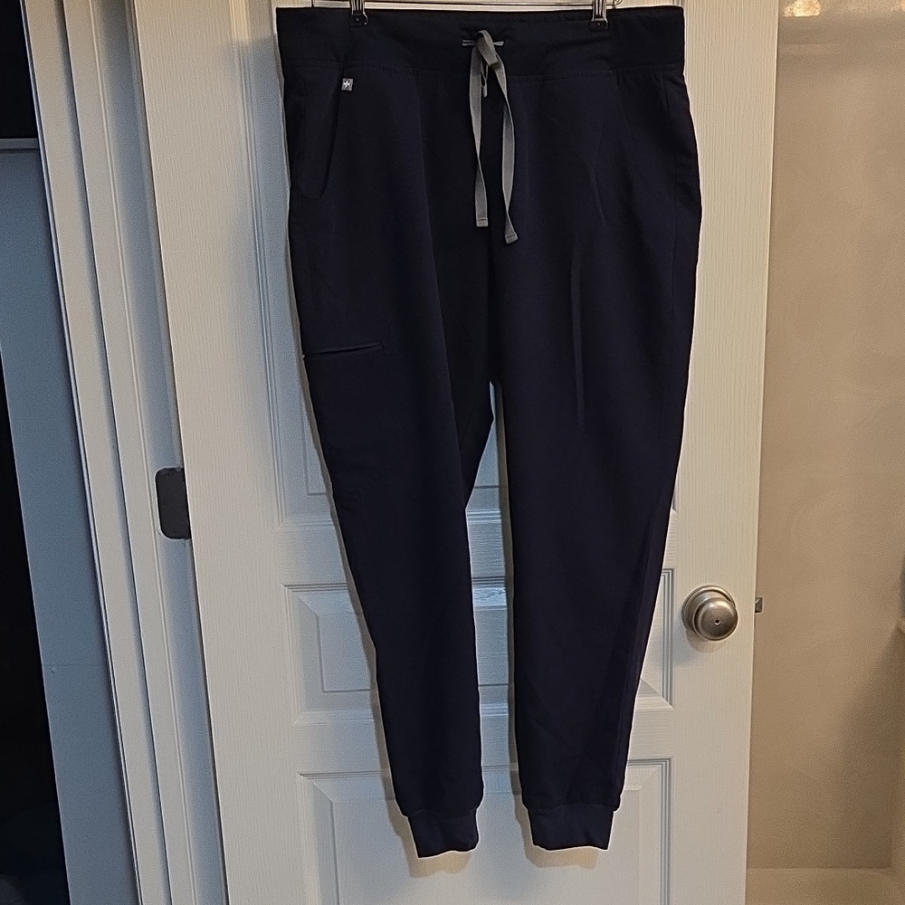 Figs Womens Zamora Jogger Scrubs In Navy